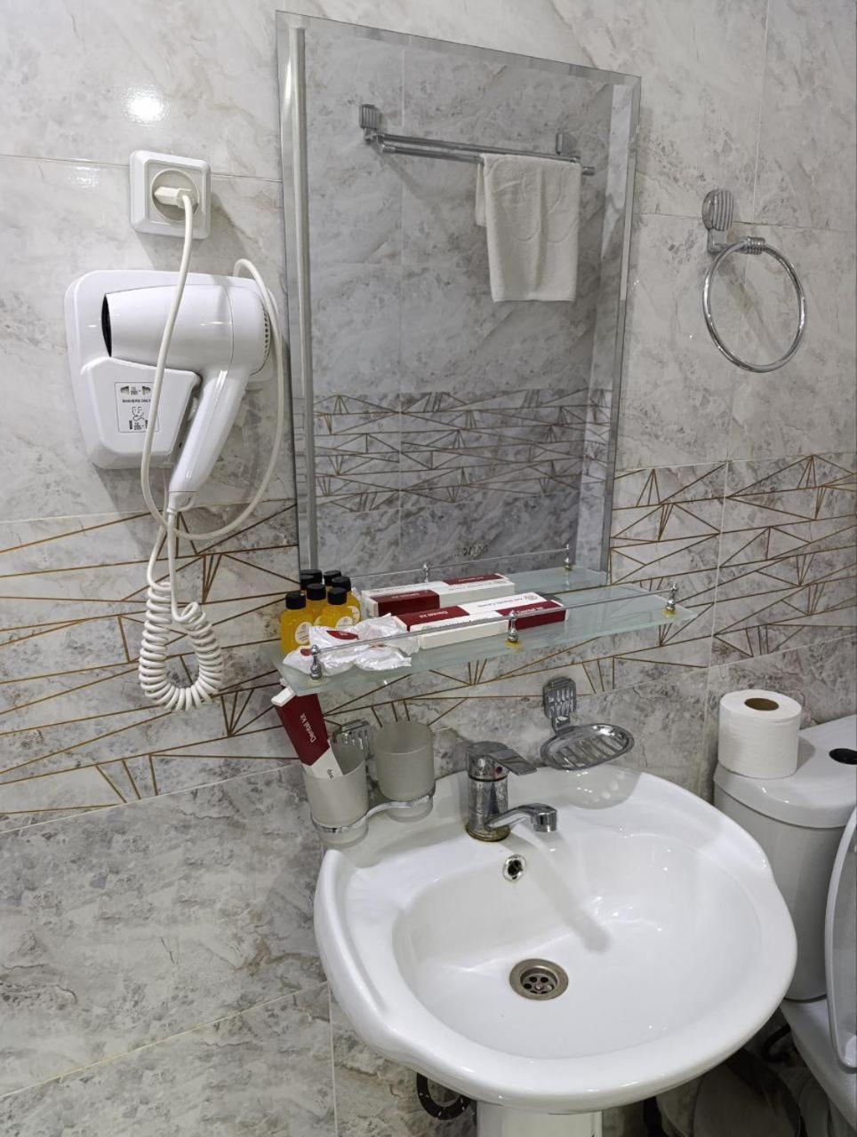 The Art Hotel Ташкент Екстериор снимка